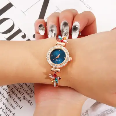 New Fashion Diamond Round Women's Watch Adjustable Bracelet Watch Women's Quartz Watch