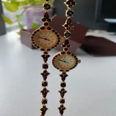 Natural Garnet Disc  Vintage Bracelet Quartz Women's Watch