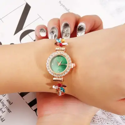 New Fashion Diamond Round Women's Watch Adjustable Bracelet Watch Women's Quartz Watch