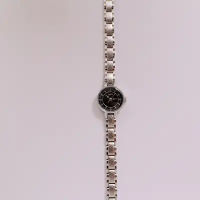 Retro Net Thin Chain Exquisite Quartz Watch