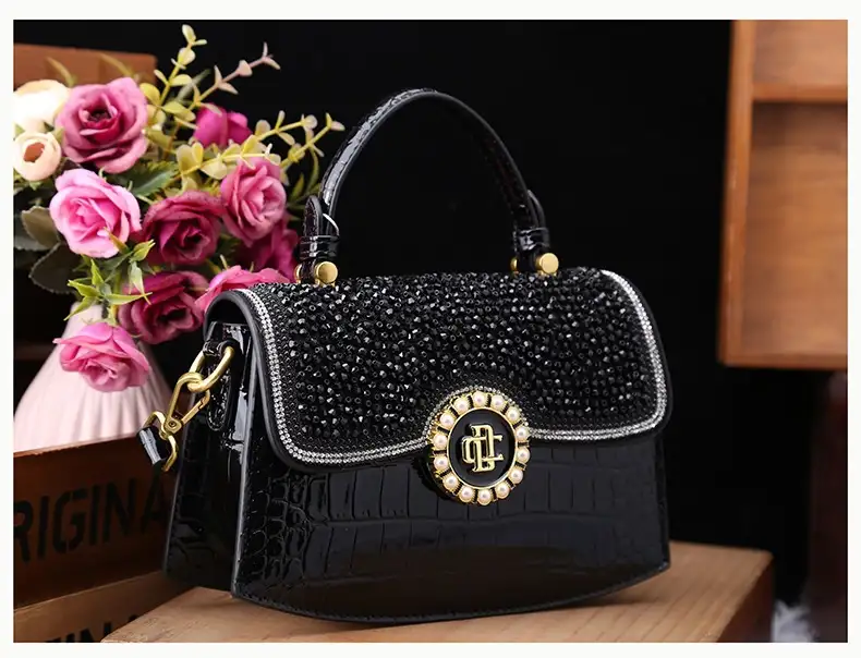 Fashion New Patent Leather Diamond Portable Shoulder Bag