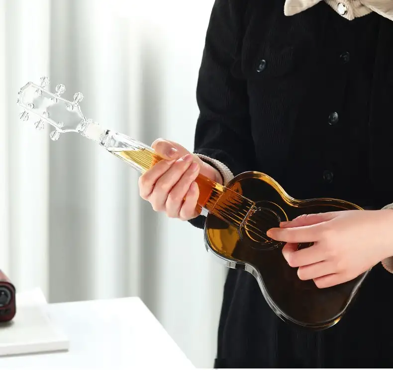 Creative Guitar Decanter Set With High Borosilicate Glass