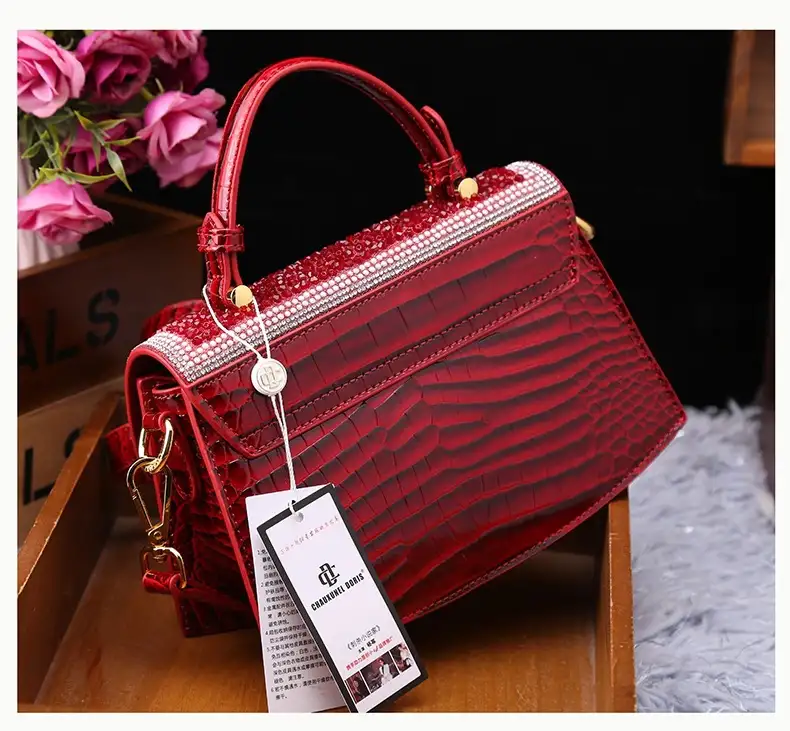 Fashion New Patent Leather Diamond Portable Shoulder Bag