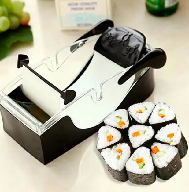 DIY Plastic Kitchen Roll Sushi Machine