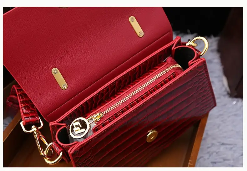 Fashion New Patent Leather Diamond Portable Shoulder Bag