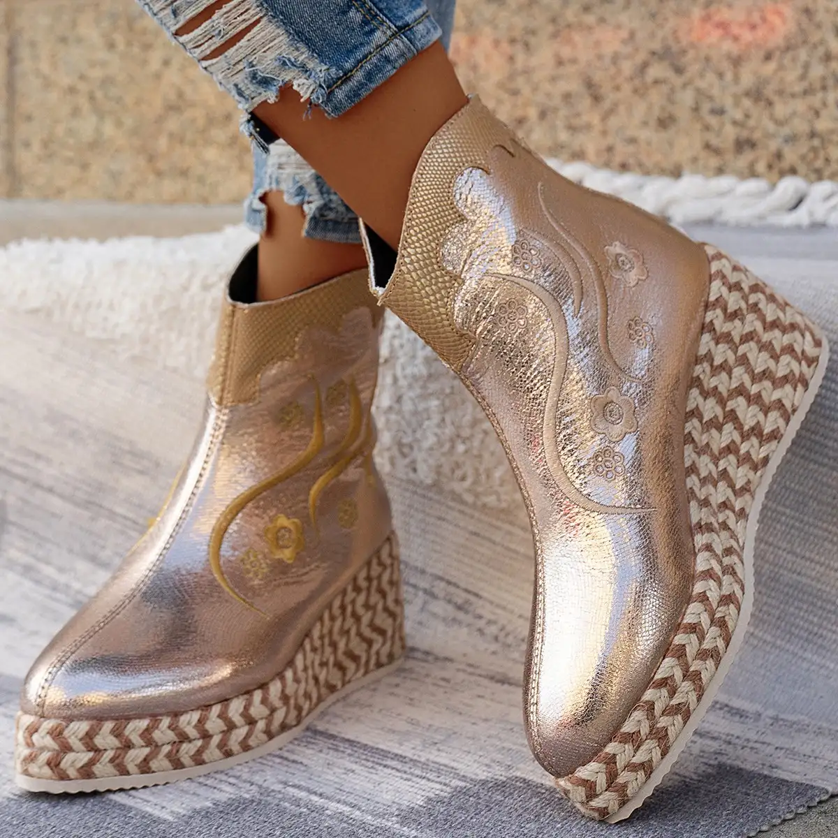 Autumn And Winter Thick Bottom Wedge Embroidered Retro Leisure Boots