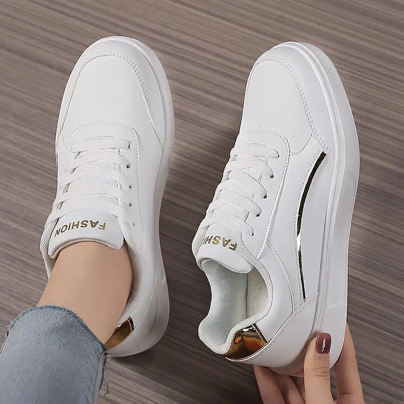 Fashionable Ladies Sneaker Comfortable And Breathable