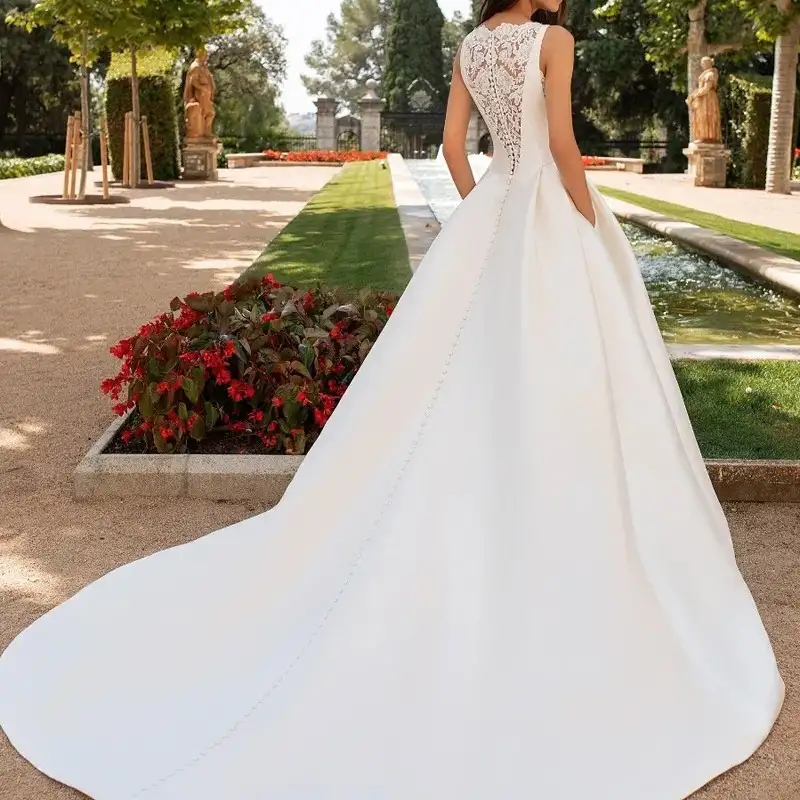 French Retro Lace Advanced Texture Satin Slim Bridal Simple Elegant Trailing Wedding Dress