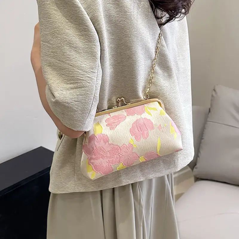 Shell Chain Flower Shoulder Bag Fashion